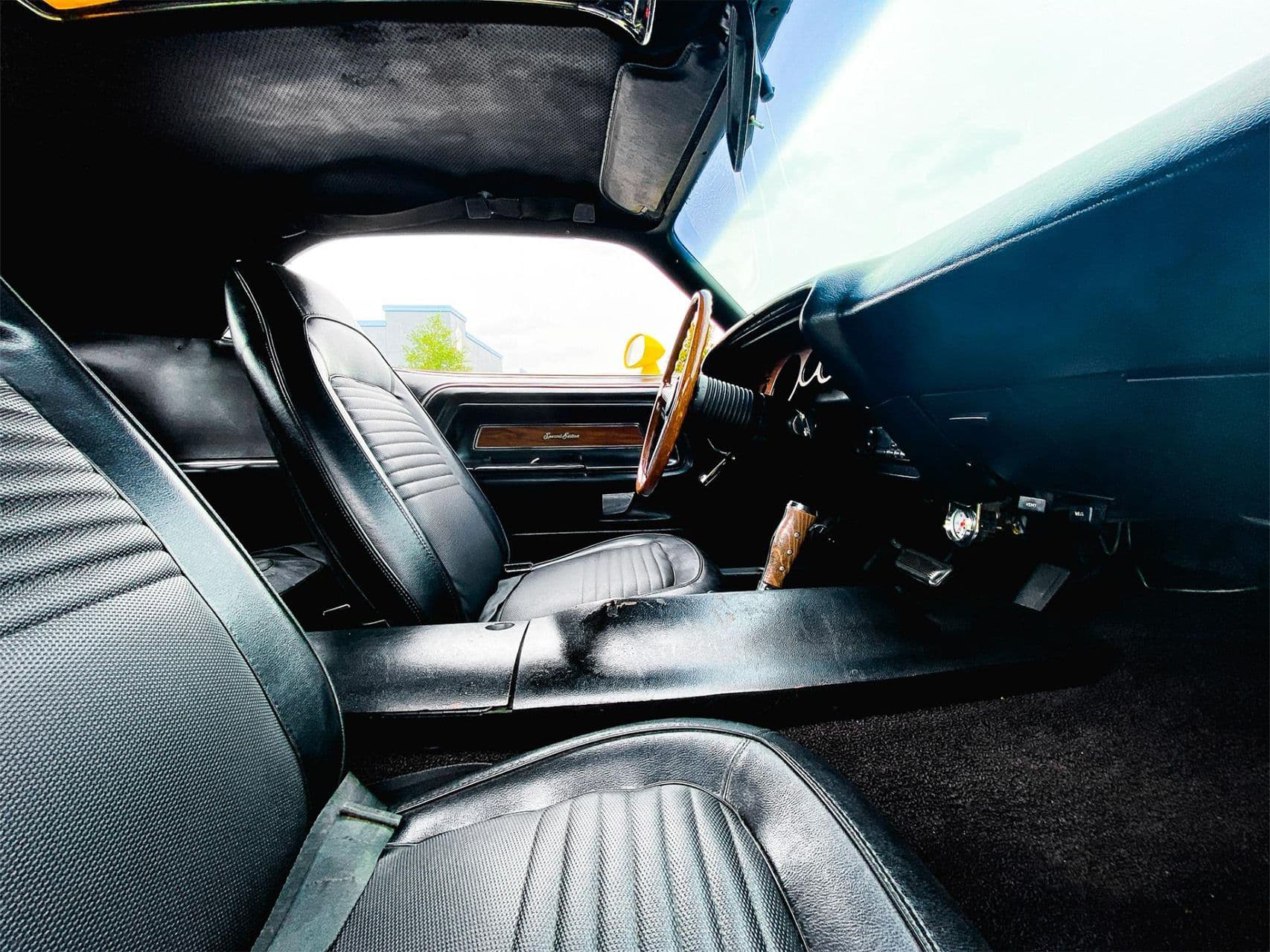 1970 Dodge Challenger RT 383 - Image 4