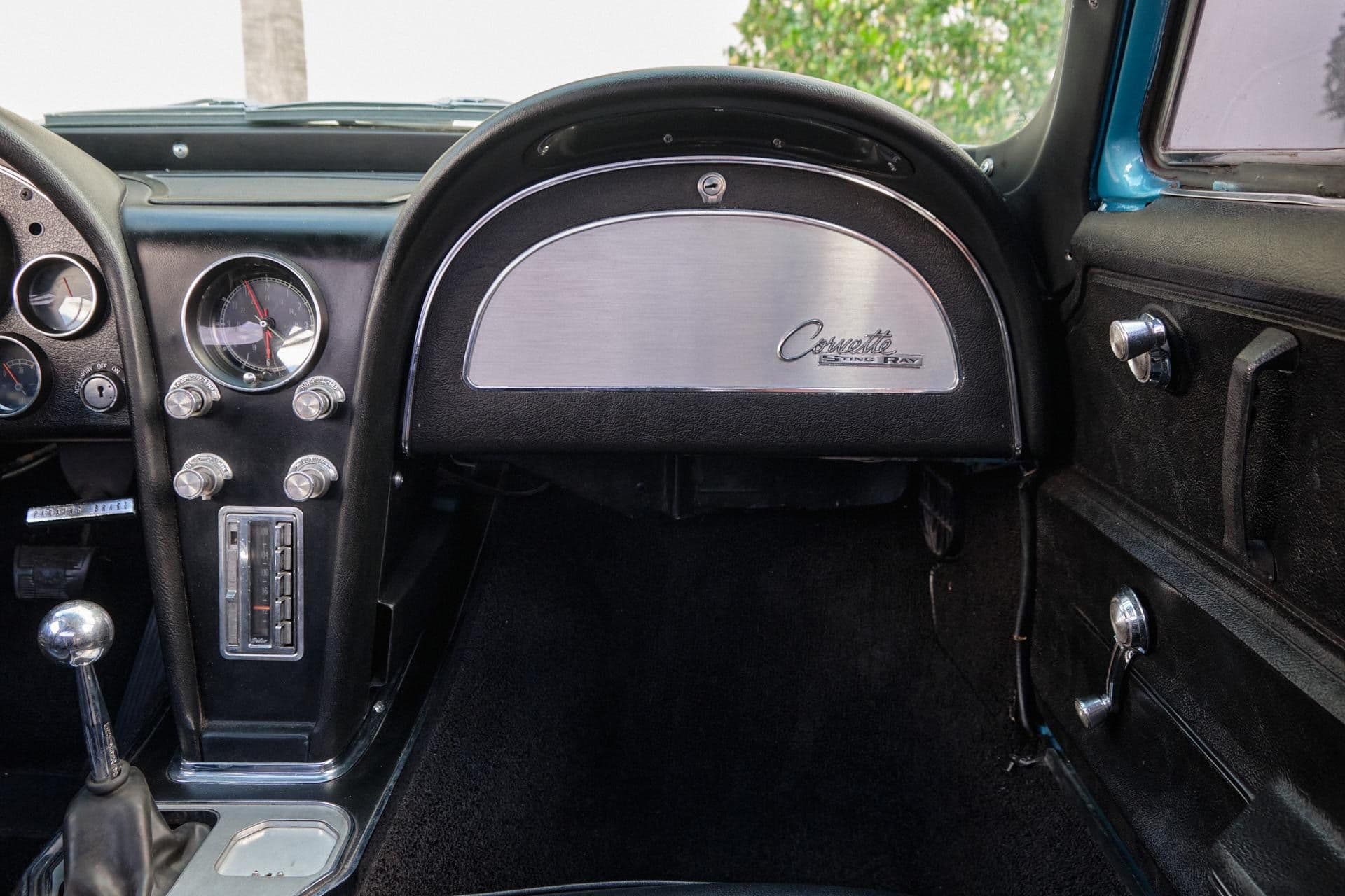 1965 Chevrolet Corvette - Image 6